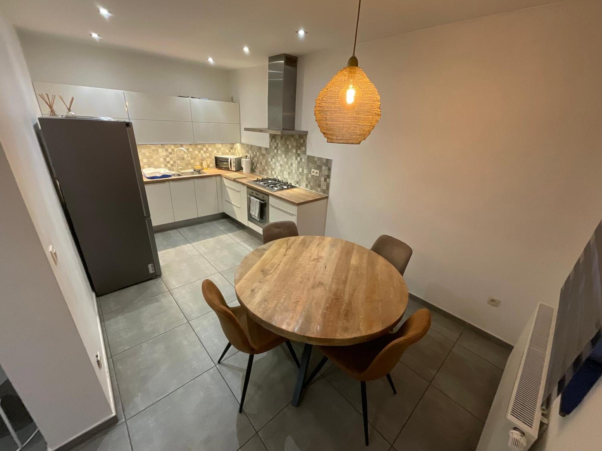 Maison 3 chambres proximité aéroport et grand axes Charleroi Esterno foto