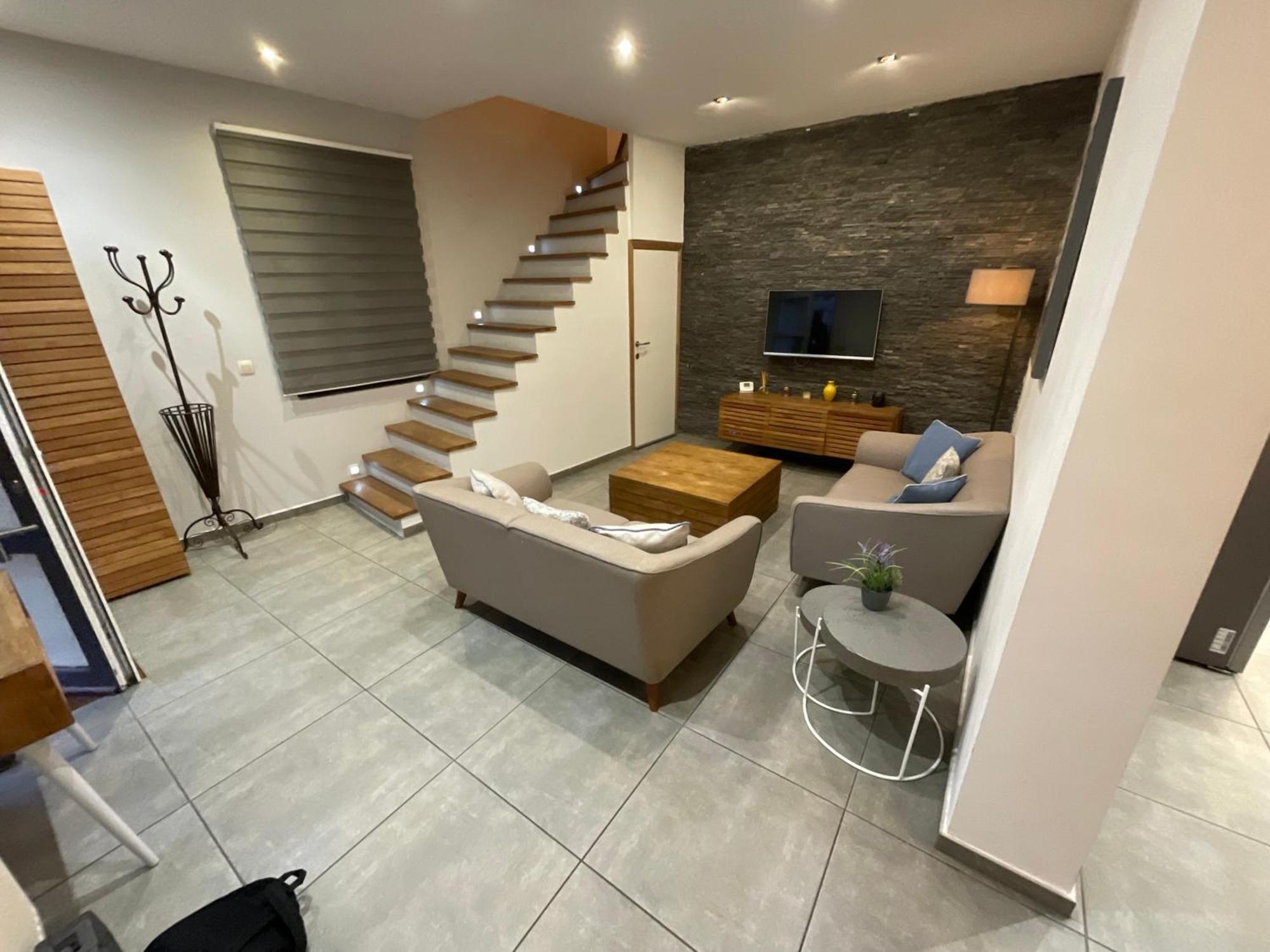 Maison 3 chambres proximité aéroport et grand axes Charleroi Esterno foto