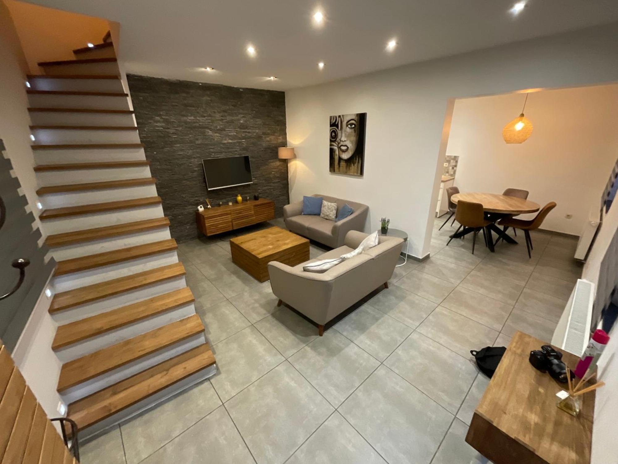 Maison 3 chambres proximité aéroport et grand axes Charleroi Esterno foto